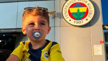 Forması çıkartılmaya çalışılan minik Fenerbahçeli taraftar, Kadıköy’de!