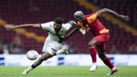 Galatasaray, iki defa öne geçtiği maçta Rennes ile berabere kaldı