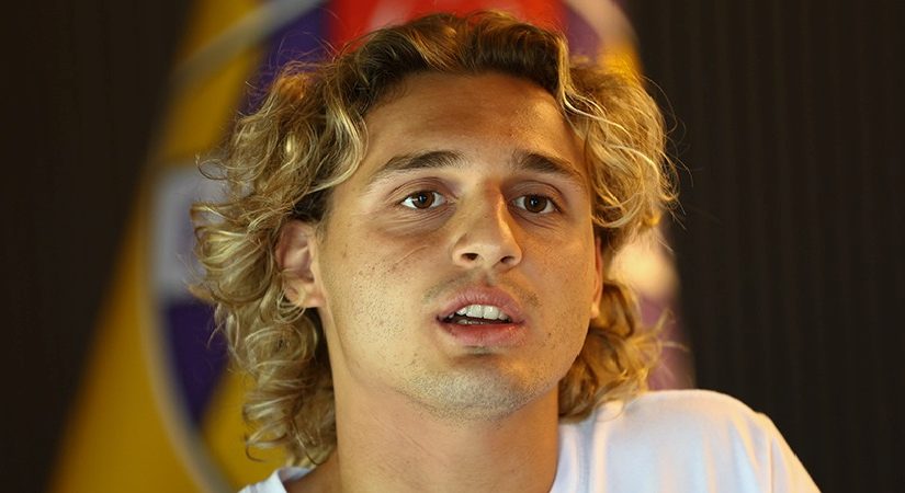 Galatasaray’da yetişen isimden itiraf. “Beşiktaş ve Fenerbahçe’de oynarım”