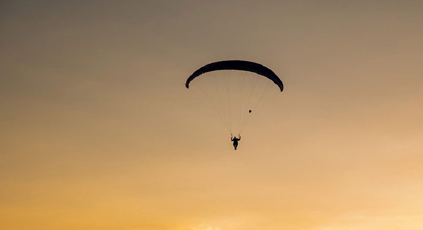 Göç yolunda can pazarı! Fas’tan İspanya’ya paraşütle geçmeye çalıştı