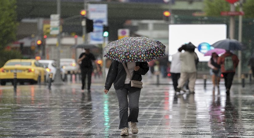 Gök gürültülü sağanak ve fırtına geliyor. Suratı 80 kilometreyi geçecek