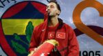 Hakan Çalhanoğlu’ndan Galatasaray ve Fenerbahçe karşılığı. “Başkanlarla konuşuyorum”