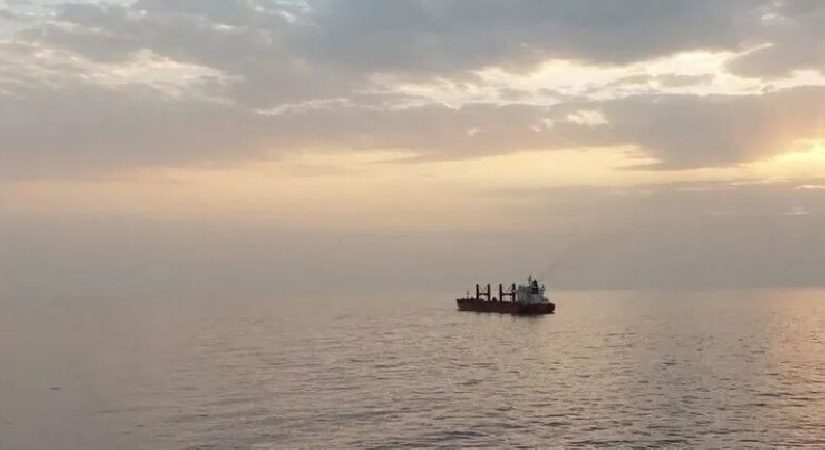 Husiler Babu’l Mendeb’de ticari gemiyi vurdu: 6 meyyit