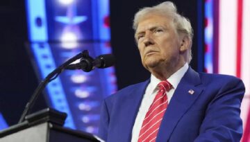 İran alaya almıştı: Trump vazgeçmedi… ‘Askeri seçenek hâlâ masada’