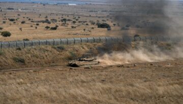 İsrail Suriye’yi maksat aldı. Köylere baskın düzenlendi, topçu atışı yapıldı