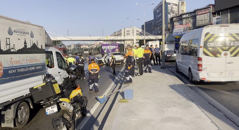Küçükçekmece’de D-100’de korkunç kaza. Üç kişi öldü, yaralılar var