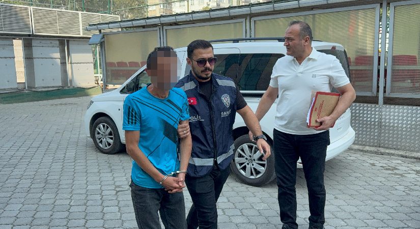 Kumsalda güneşlenen bayana cinsel taciz argümanı. Şahıs gözaltına alındı