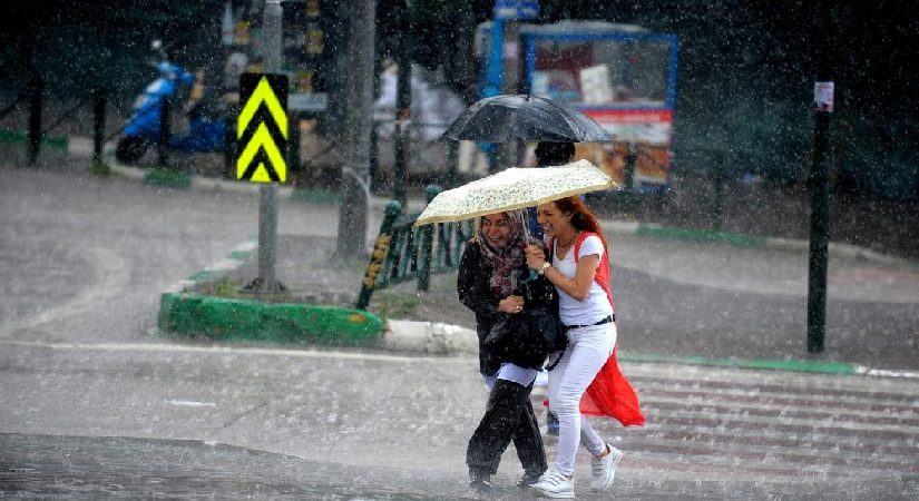 Meteorolojiden kuvvetli sağanak uyarısı. 11 kent için sarı kodlu ikaz yapıldı