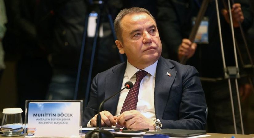 Muhittin Böcek ek söz verdi. “Adaylık için 15 milyon euro istedi” savı