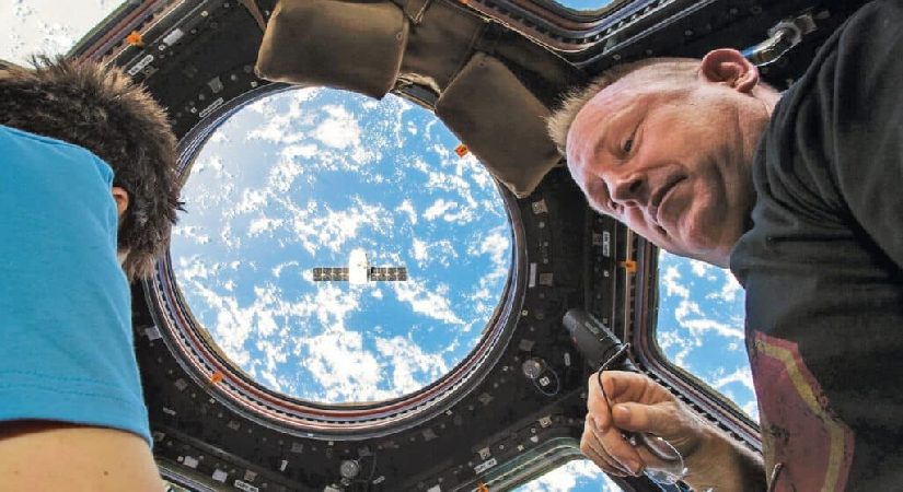 NASA astronotu birinci kere anlattı. “Makineli tüfek üzereydi, Dünya’ya dönemeyebiliriz diye düşündüm”