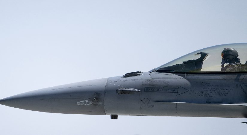 NATO hava alanında İHA alarmı. Türk jetleri havalandı
