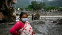 Nepal ve Tibet’teki sel felaketinde can kaybı 750’ye yükseldi