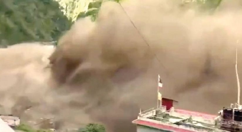Nepal’de facia… En az 157 meyyit yüzlerce kayıp var