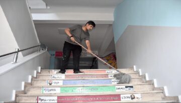 Öğretmenler ve veliler yaz tatilinde okulu yeniledi