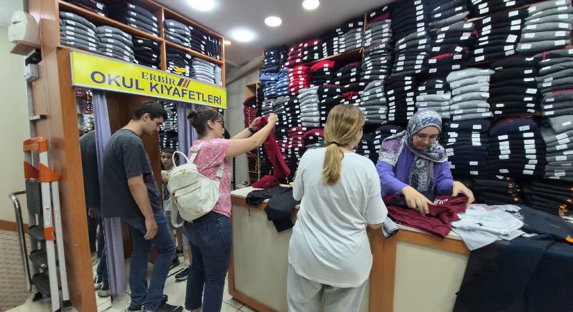 Okul kıyafetlerinde yeni devir. Mecburilik geri getirildi, veliler dikkat
