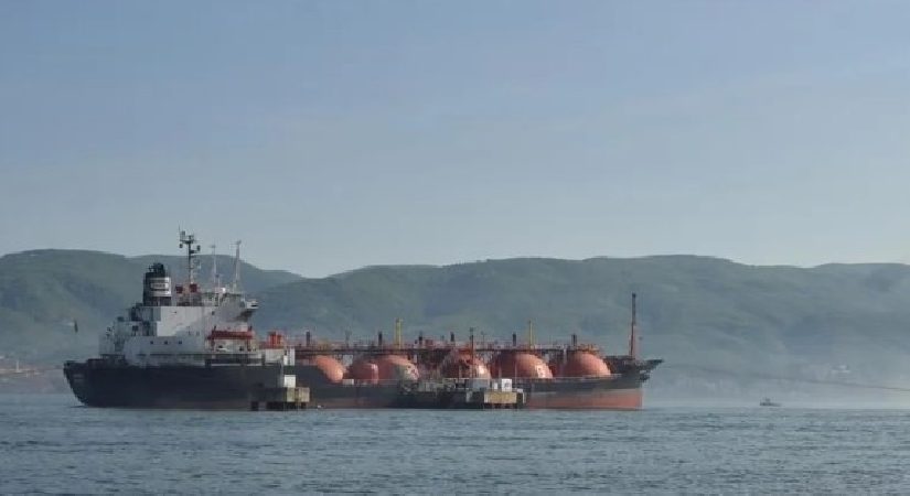 Rusya, Ukrayna limanları ile gemileri vurduğunu bildirdi