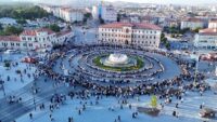 Tarihi meydanda rekor. Bin 58 bayan tıpkı anda halay çekti