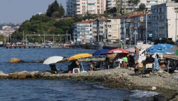 Tatilcilerin uğrak noktası Çınarcık’ta denize girmek yasaklandı