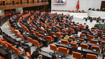Terörsüz Türkiye yasası TBMM’de kabul edildi. Siyasilerden birlik bildirisi