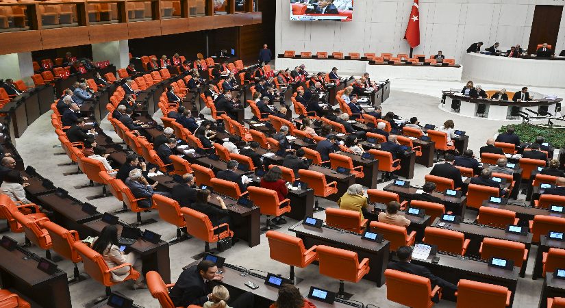Terörsüz Türkiye yasası TBMM’de kabul edildi. Siyasilerden birlik bildirisi