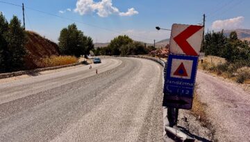 Tırdan dökülen boya araçların rengini değiştirmişti. O yol için tahlil bulundu