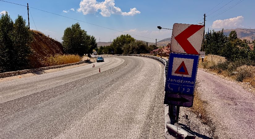 Tırdan dökülen boya araçların rengini değiştirmişti. O yol için tahlil bulundu