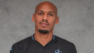 Trabzonspor, Fabinho transferinin ayrıntılarını açıkladı! Trabzonspor, 32 yaşındaki Brezilyalı futbolcu Fabinho ile 2 yıllık muahede sağlandığını açıkladı. Trabzonspor, Brezilyalı orta saha oyuncusu Fabinho’nun transferini KAP’a bildirdi. Bordo-mavililer, Fabinho ile 2 yıllık mukavele imzalandığını