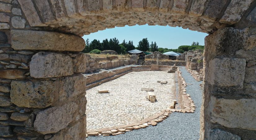 Tralleis Antik Kenti’nde tarihi keşif. 2 bin yıllık antik havuz gün yüzüne çıkarıldı