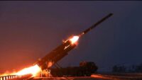Trump “Görüşeceğiz” dedi, Kim Jong-un füze fırlattı