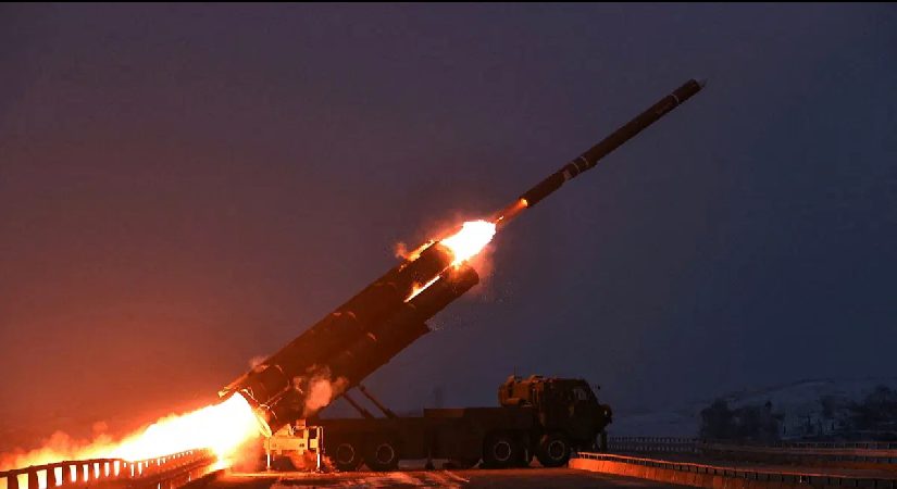 Trump “Görüşeceğiz” dedi, Kim Jong-un füze fırlattı