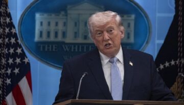 Trump: Hürmüz’ü ABD denetim ediyor