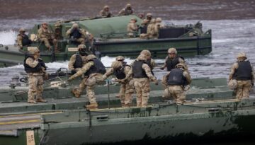 Trump’tan Pentagon’a Güney Kore ile tatbikatları azaltma talimatı