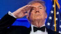 Trump’tan Umman’a açık tehdit: “Yolumuza çıkarlarsa bombalarız”