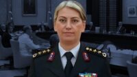 Türk Hava Kuvvetleri’nin birinci bayan paşası Hasret Karapınar oldu