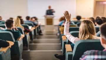 Üniversitelerde uzaktan ve ikinci öğretim için katkı hisseleri ile tahsil fiyatları belirlendi