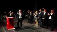 Yeni Parti’nin birinci mitingi. Özgür Özel, Beylikdüzü’nde partililere hitap etti
