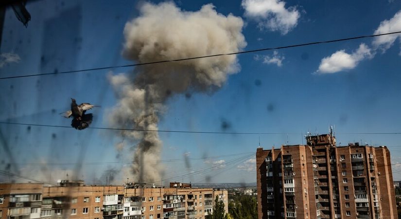 Zelenski duyurdu: AVM hücumunda can kaybı 14’e yükseldi