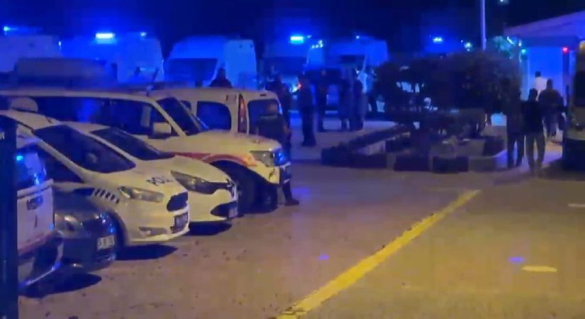 Zeytinburnu açıklarında gemide zehirlenen işçi yardım istedi