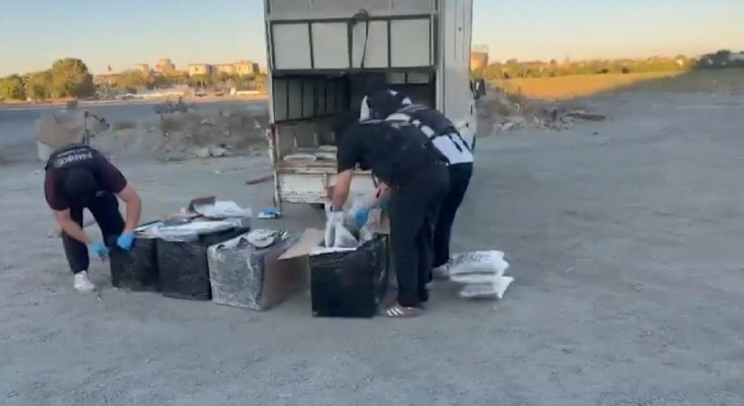 Zeytinburnu’nda uyuşturucu ticaretine darbe. 83 kilogram skunk ele geçirildi