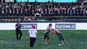 57 yıl sonra düzenlendi. Yağlı Güreş Cumhurbaşkanlığı Kupası’nı Orhan Okulu kazandı