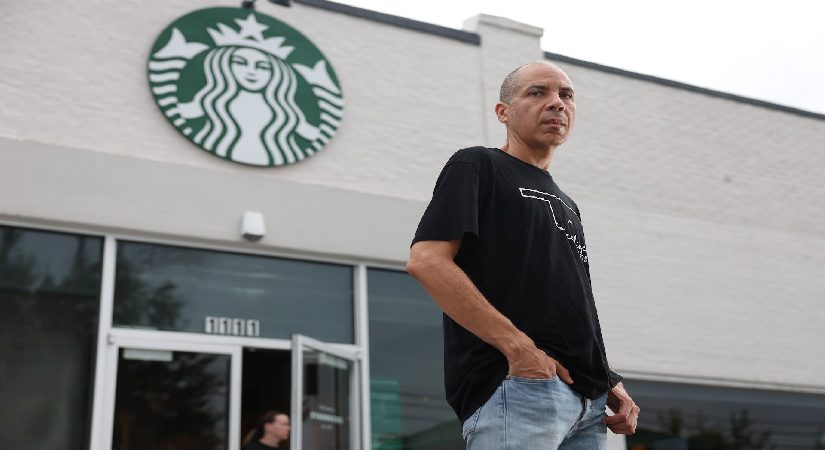74 ülkede 20 bin Starbucks mağazası gezdi. geriye kaldı 9 bin mağaza. Gayesi ne?