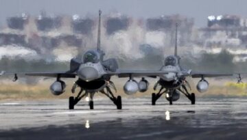 ABD ordusuna ilişkin F-16 savaş uçağı düştü