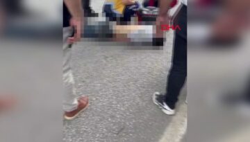 Adana’da akılalmaz mevt: Üst geçitten düştü, minibüs çarpınca can verdi