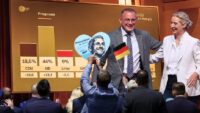 Almanya’da seçim sarsıntısı: AfD oylarını ikiye katladı, tek başına iktidarı kıl hissesi kaçırdı