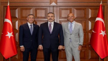 Bakan Fidan, ABD’nin Ankara Büyükelçisi Barrack ve ABD Temsilciler Meclisi Üyesi Issa ile görüştü