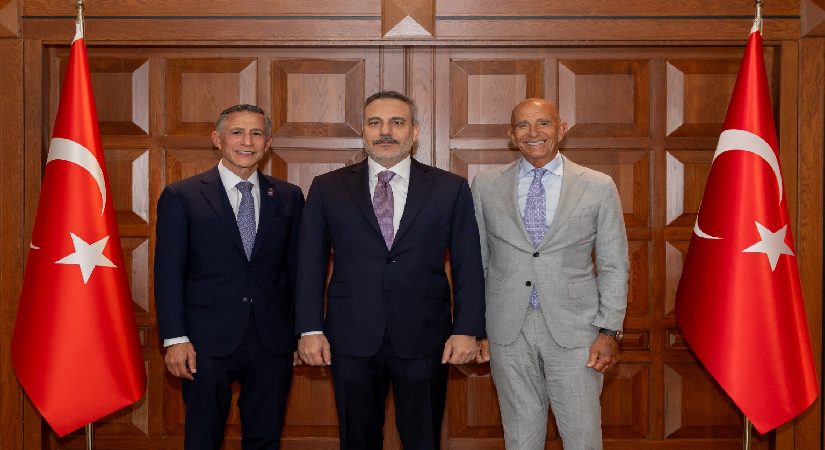 Bakan Fidan, ABD’nin Ankara Büyükelçisi Barrack ve ABD Temsilciler Meclisi Üyesi Issa ile görüştü