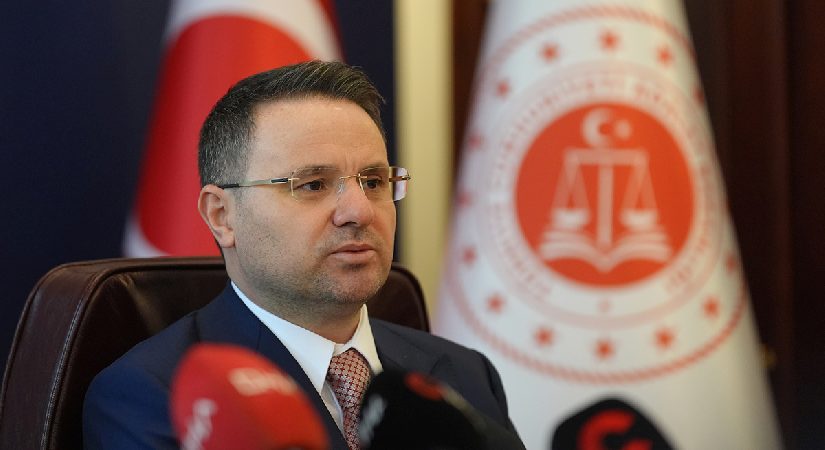 Bakan Gürlek açıkladı. 2017’den beri aranan uyuşturucu baronu yakalandı