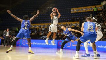 Beşiktaş, EuroLeague’de birinci galibiyetini görkemli bir skorla aldı