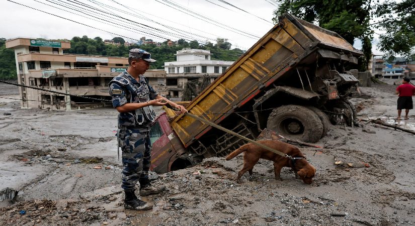 BM: Nepal’deki seller en az 2,2 milyon ton enkaz bıraktı