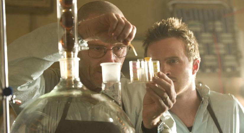 Breaking Bad’den etkilenip konutuna laboratuvar kurdu. Babasını zehirlemeye çalıştı